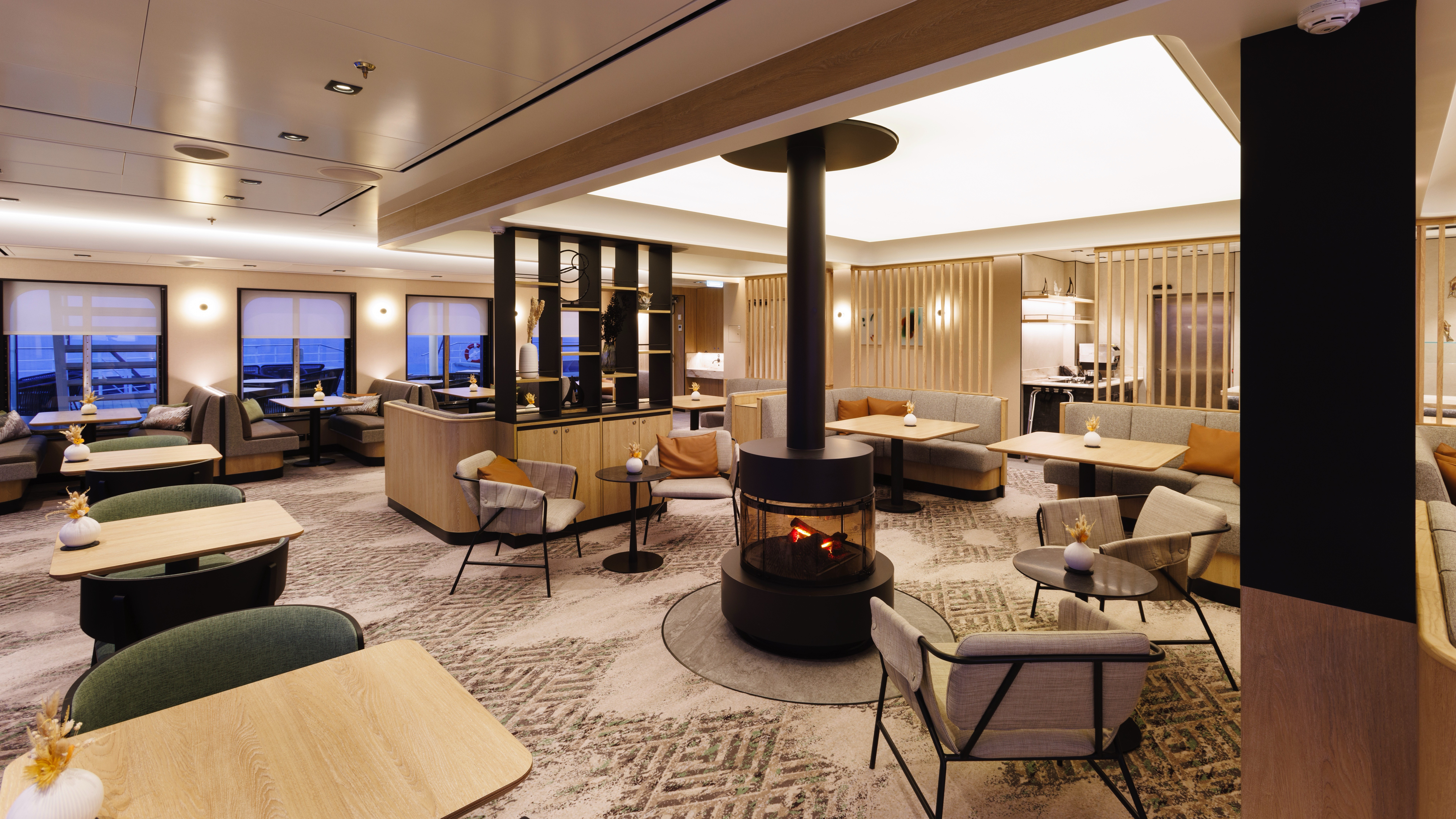 The Club Lounge on SH Minerva